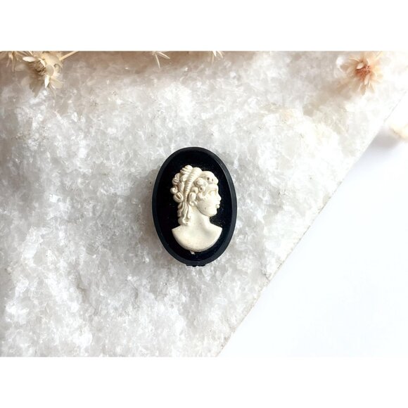 Faux Cameo Victorian Style Profiled Lady Oval Costume Jewelry Brooch | Lapel Pin - Picture 2 of 10